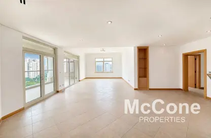 Apartment - 3 Bedrooms - 4 Bathrooms for rent in Al Hallawi - Shoreline Apartments - Palm Jumeirah - Dubai