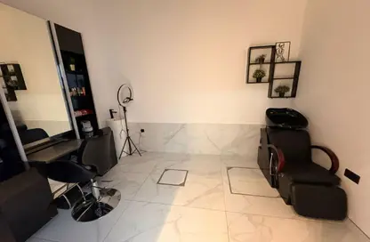 Shop - Studio - 2 Bathrooms for rent in Muweileh Community - Muwaileh Commercial - Sharjah