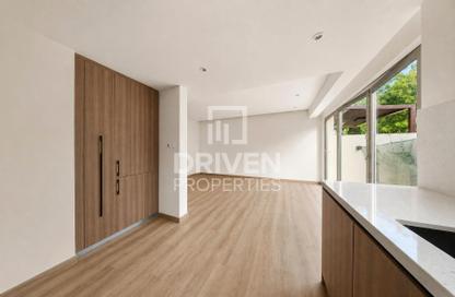 Villa - 2 Bedrooms - 3 Bathrooms for rent in Springs 12 - The Springs - Dubai Villa - 2 Bedrooms - 3 Bathrooms for rent in Springs 12 - The Springs - Dubai