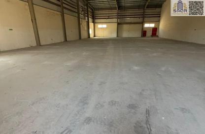 Warehouse - Studio - 4 Bathrooms for rent in Umm Dir - Umm Al Quwain