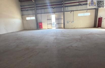 Warehouse - Studio - 4 Bathrooms for rent in Umm Dir - Umm Al Quwain