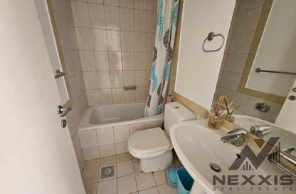Villa - 2 Bedrooms - 3 Bathrooms for rent in Springs 8 - The Springs - Dubai