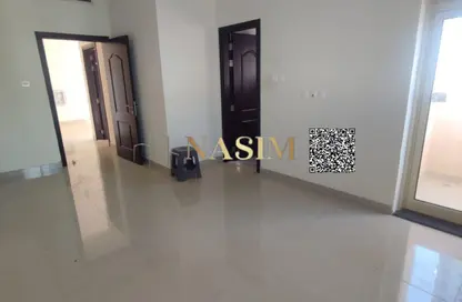 شقة - غرفة نوم - 2 حمامات للايجار في مساكن كورنيش عجمان - طريق كورنيش عجمان - عجمان