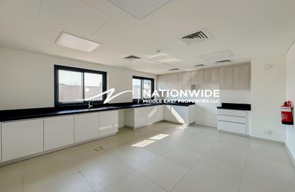 Villa - 5 - 7 for rent in Fay Alreeman - Al Shamkha - Abu Dhabi