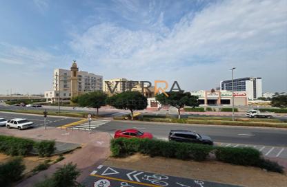 Apartment - 2 - 3 for sale in Mazaya 18 - Queue Point - Liwan - Dubai