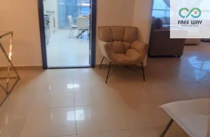 شقة - 3 - 3 للايجار في برج الكورنيش - طريق كورنيش عجمان - عجمان