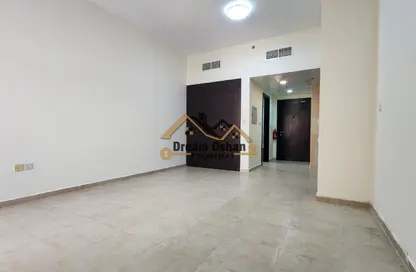 Apartment - Studio - 4 Bathrooms for rent in Silicon Gates 1 - Silicon Gates - Dubai Silicon Oasis - Dubai