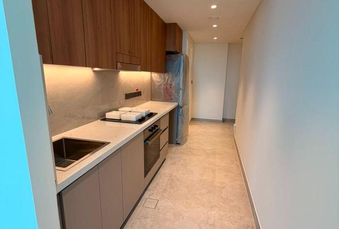 Brand New | Unfurnished | Balcony | City View photo 3