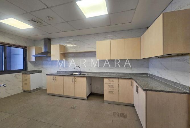 74240234 - Property Image 3