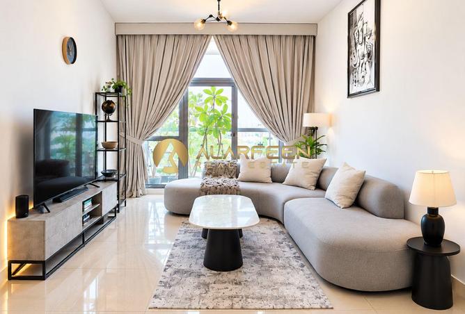 Spacious 1Br | Closed Kitchen| Vacant on Transfer