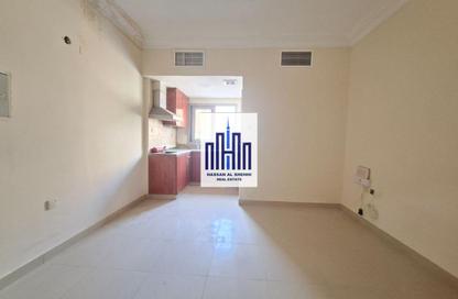 Apartment - Studio - 1 Bathroom for rent in Muwailih Building - Muwaileh - Sharjah