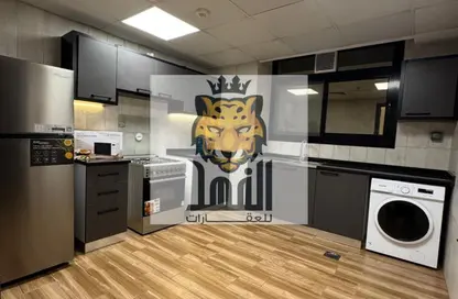 Apartment - 1 Bedroom - 2 Bathrooms for rent in Corniche Tower - Ajman Corniche Road - Ajman