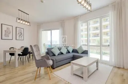 شقة - 2 غرف نوم - 3 حمامات للايجار في C برج - لاجو فيستا - مدينة دبي للإنتاج (اي ام بي زد) - دبي