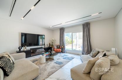 Villa - 4 - 4 for rent in Meadows 1 - Meadows - Dubai