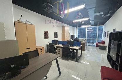 مكتب - استوديو - 1 حمام للايجار في برج تماني - الخليج التجاري - دبي
