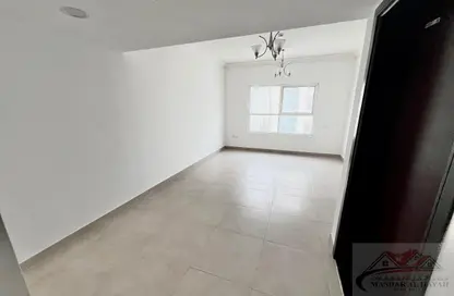 Apartment - 1 Bedroom - 2 Bathrooms for rent in Muwaileh 29 Building - Muwaileh - Sharjah