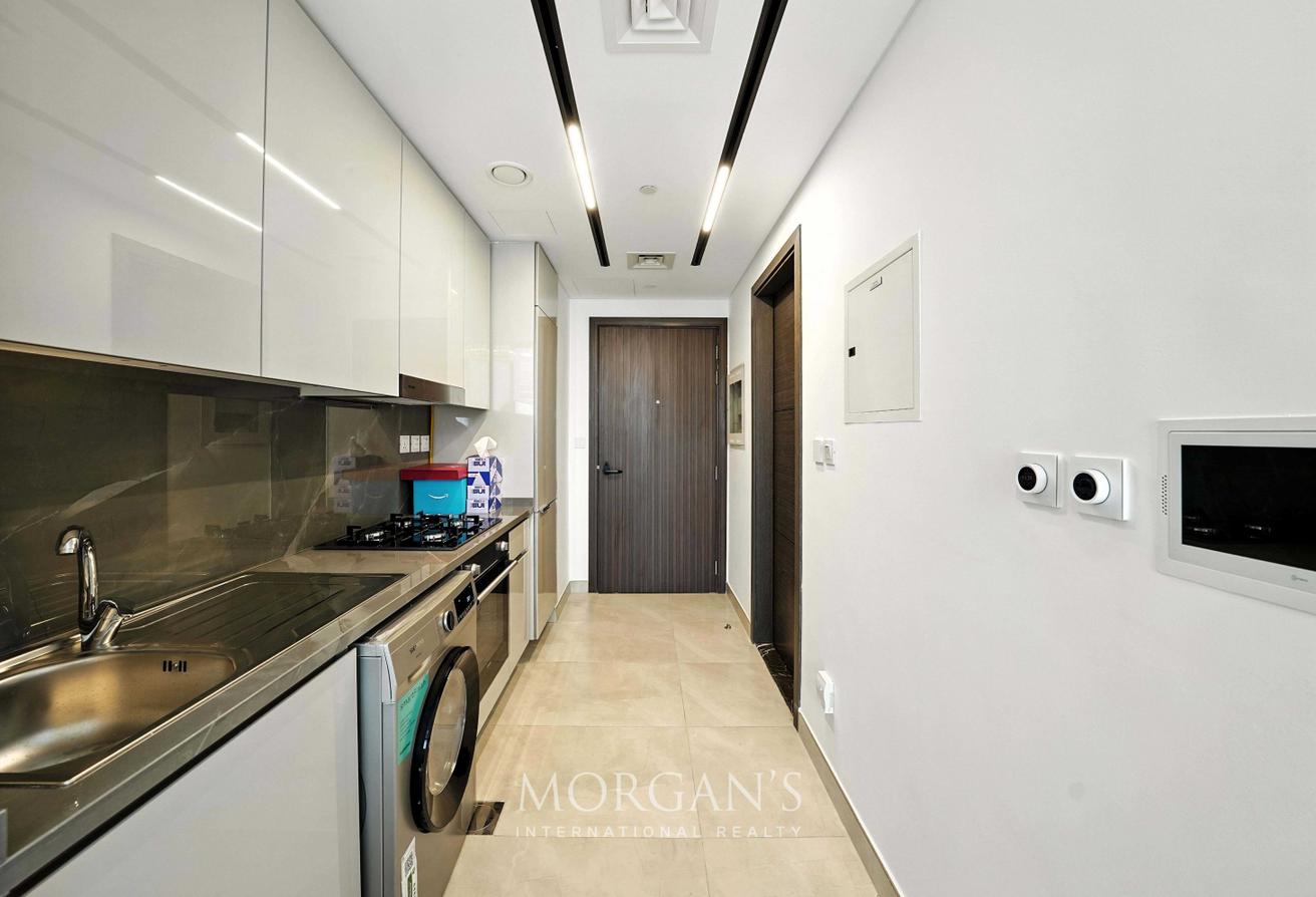 Furnished Studio | Prime Location | Spacious photo 8