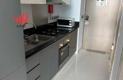 Apartment - Studio - 1 for rent in Damac Maison Prive B - Damac Maison Prive - Business Bay - Dubai