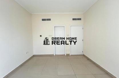 Apartment - 1 Bedroom - 2 Bathrooms for rent in Al Hafeet Tower - Al Khan - Sharjah Apartment - 1 Bedroom - 2 Bathrooms for rent in Al Hafeet Tower - Al Khan - Sharjah