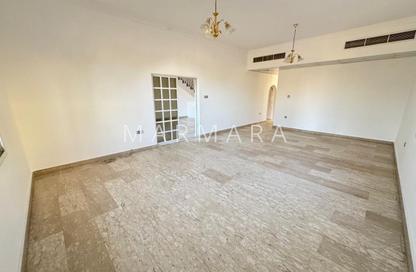 Villa - 5 Bedrooms - 5 Bathrooms for rent in Umm Suqeim 1 Villas - Umm Suqeim 1 - Umm Suqeim - Dubai
