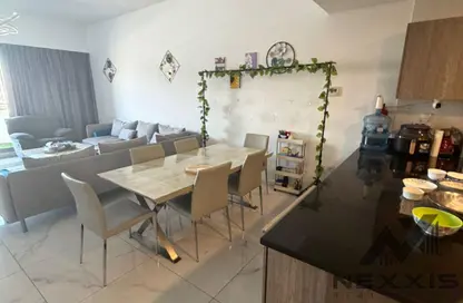 شقة - 2 غرف نوم - 4 حمامات للايجار في الجادة الخامسه - الفرجان - دبي