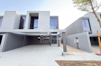 Townhouse - 3 - 4 for rent in Saro - Masaar - Tilal City - Sharjah