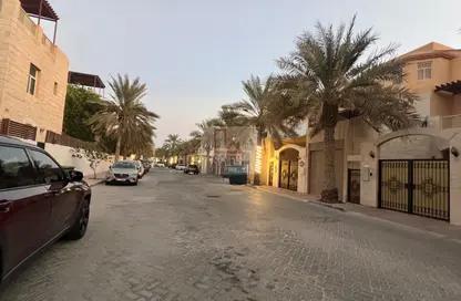 فيلا - 3 غرف نوم - 4 حمامات للايجار في حدائق المشرف - المشرف - أبوظبي