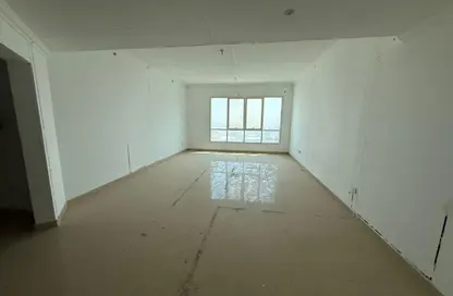 Apartment - 3 Bedrooms - 4 Bathrooms for rent in Al Majaz 2 - Al Majaz - Sharjah Apartment - 3 Bedrooms - 4 Bathrooms for rent in Al Majaz 2 - Al Majaz - Sharjah