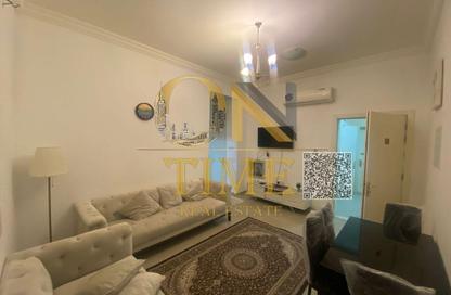 عمارة بالكامل - 8 غرف نوم - 8 حمامات للبيع في برج الكورنيش - طريق كورنيش عجمان - عجمان