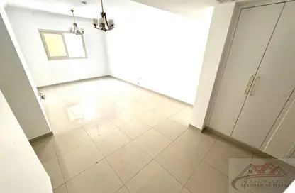 Apartment - 2 Bedrooms - 2 Bathrooms for rent in Muwaileh 29 Building - Muwaileh - Sharjah