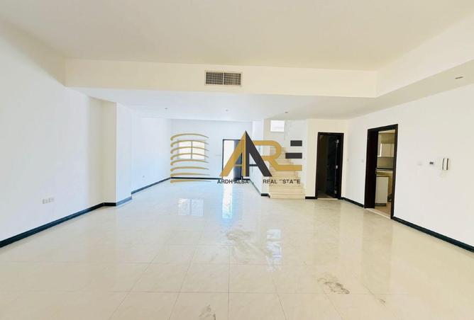 70280998 - Property Image 2