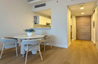 Apartment - 1 - 2 for sale in SOL Bay - Business Bay - Dubai