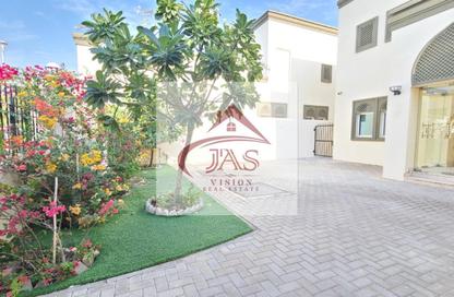 Villa - 3 Bedrooms - 4 Bathrooms for rent in District 5 - Jumeirah Park - Dubai