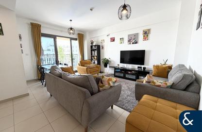 Apartment - 3 Bedrooms - 3 Bathrooms for sale in Hayat Boulevard 2B - Hayat Boulevard 2 - Hayat Boulevard - Town Square - Dubai