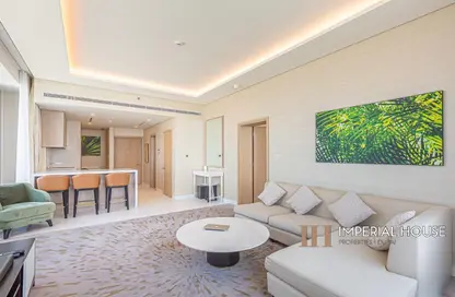 Apartment - 1 Bedroom - 2 Bathrooms for sale in The Palm Tower - Palm Jumeirah - Dubai