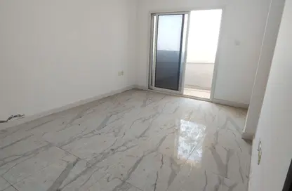 Apartment - 3 Bedrooms - 4 Bathrooms for rent in Gulf Tower - Emirates City - Ajman