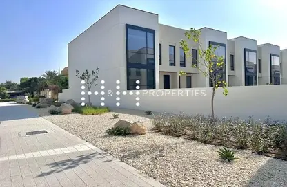 Villa - 4 Bedrooms - 4 Bathrooms for rent in Al Safa 1 - Al Safa - Dubai