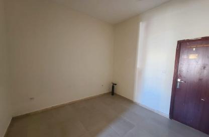 Apartment - Studio - 1 Bathroom for rent in Muwailih Building - Muwaileh - Sharjah