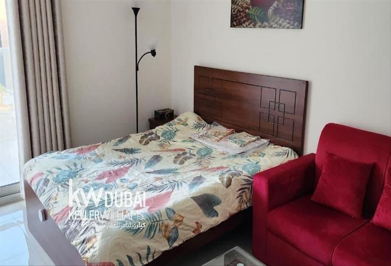 FULLY FURNISHED I HIGH FLOOR I BRIGHT LAYOUT photo 5