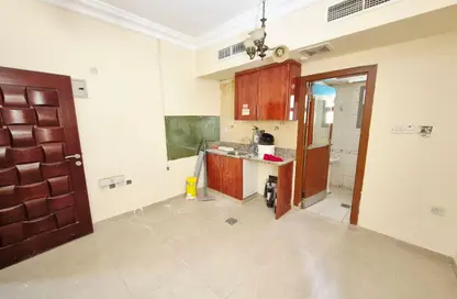 شقة - 1 حمام للايجار في الشامسي 1 - تجارية مويلح - الشارقة