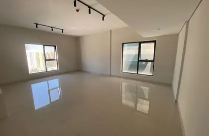 Apartment - 3 Bedrooms - 3 Bathrooms for rent in Gulfa Towers - Al Rashidiya 1 - Al Rashidiya - Ajman