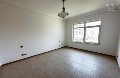 Apartment - 1 Bedroom - 2 Bathrooms for rent in Al Khushkar - Shoreline Apartments - Palm Jumeirah - Dubai