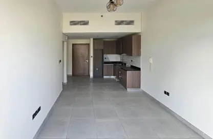 شقة - غرفة نوم - 2 حمامات للايجار في برج ريزيدنس 3 - ارجان - دبي شقة - غرفة نوم - 2 حمامات للايجار في برج ريزيدنس 3 - ارجان - دبي