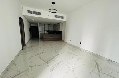 Apartment - 1 Bedroom - 2 Bathrooms for rent in Royal Regency - Business Bay - Dubai