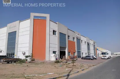 Warehouse - Studio - 2 Bathrooms for sale in Umm Al Thuoob - Umm Al Quwain