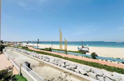 Villa - 4 Bedrooms - 4 Bathrooms for rent in Jumeirah 1 Villas - Jumeirah 1 - Jumeirah - Dubai