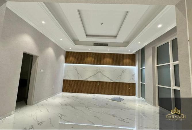 60533211 - Property Image 3