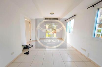 Villa - 2 Bedrooms - 3 Bathrooms for rent in Springs 11 - The Springs - Dubai