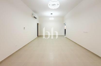 Villa - 4 Bedrooms - 5 Bathrooms for rent in Al Aweer 1 - Al Aweer - Dubai