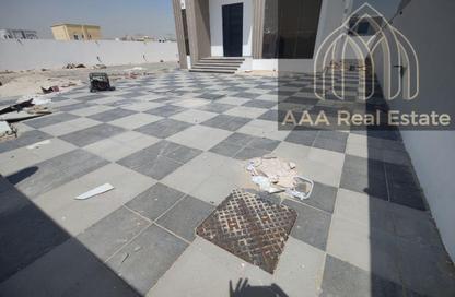 Villa - 4 Bedrooms - 5 Bathrooms for rent in Al Aweer 1 - Al Aweer - Dubai